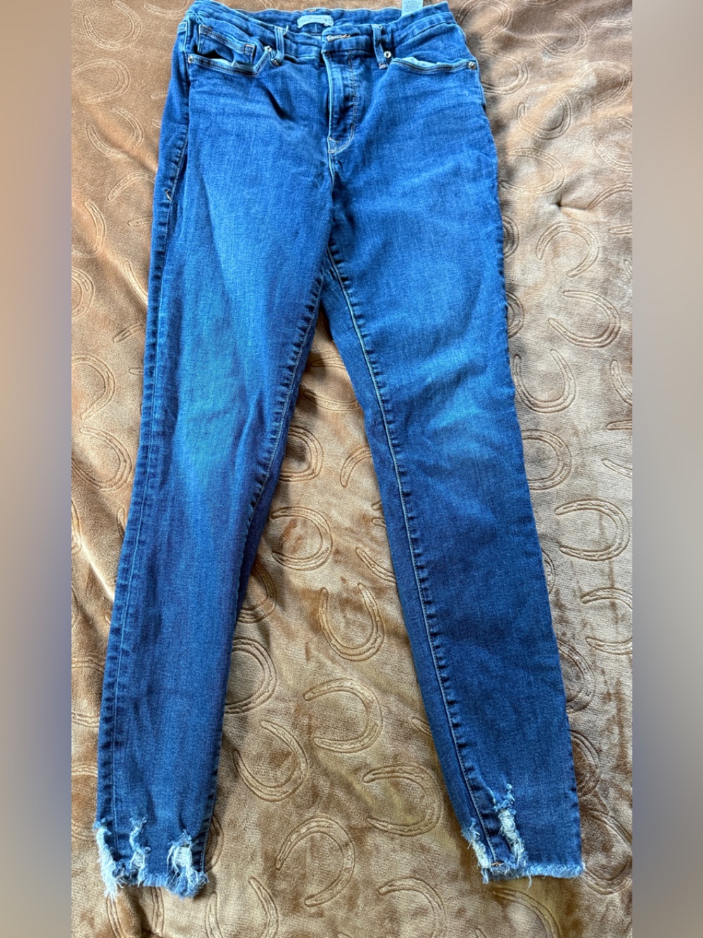 Good American Dark Blue Skinny Jeans with Distressed Frayed Hems